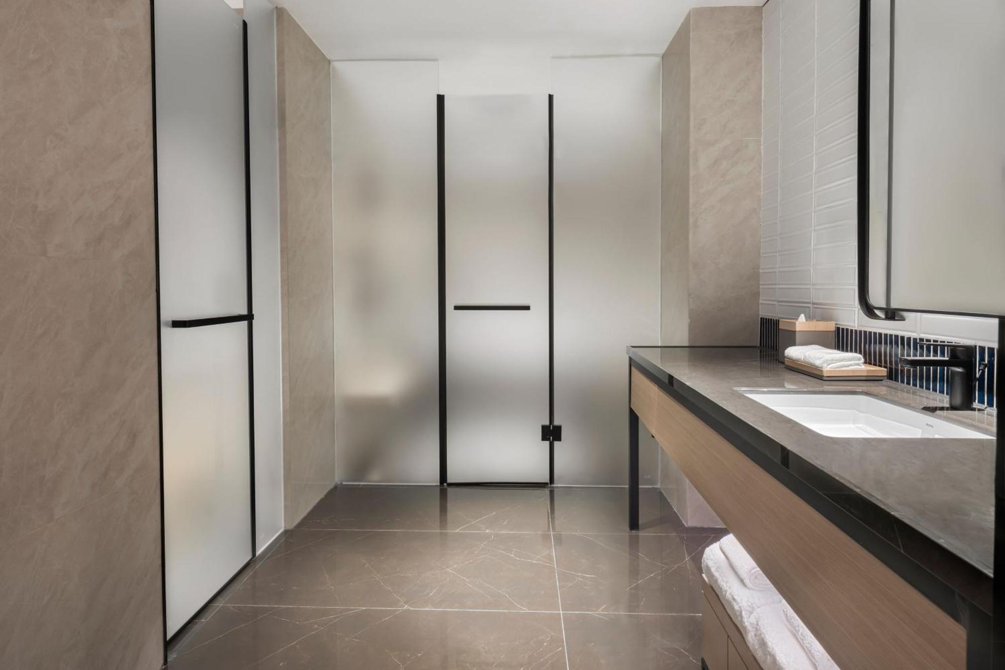 Four Points By Sheraton Yangjiang City Center ภายนอก รูปภาพ