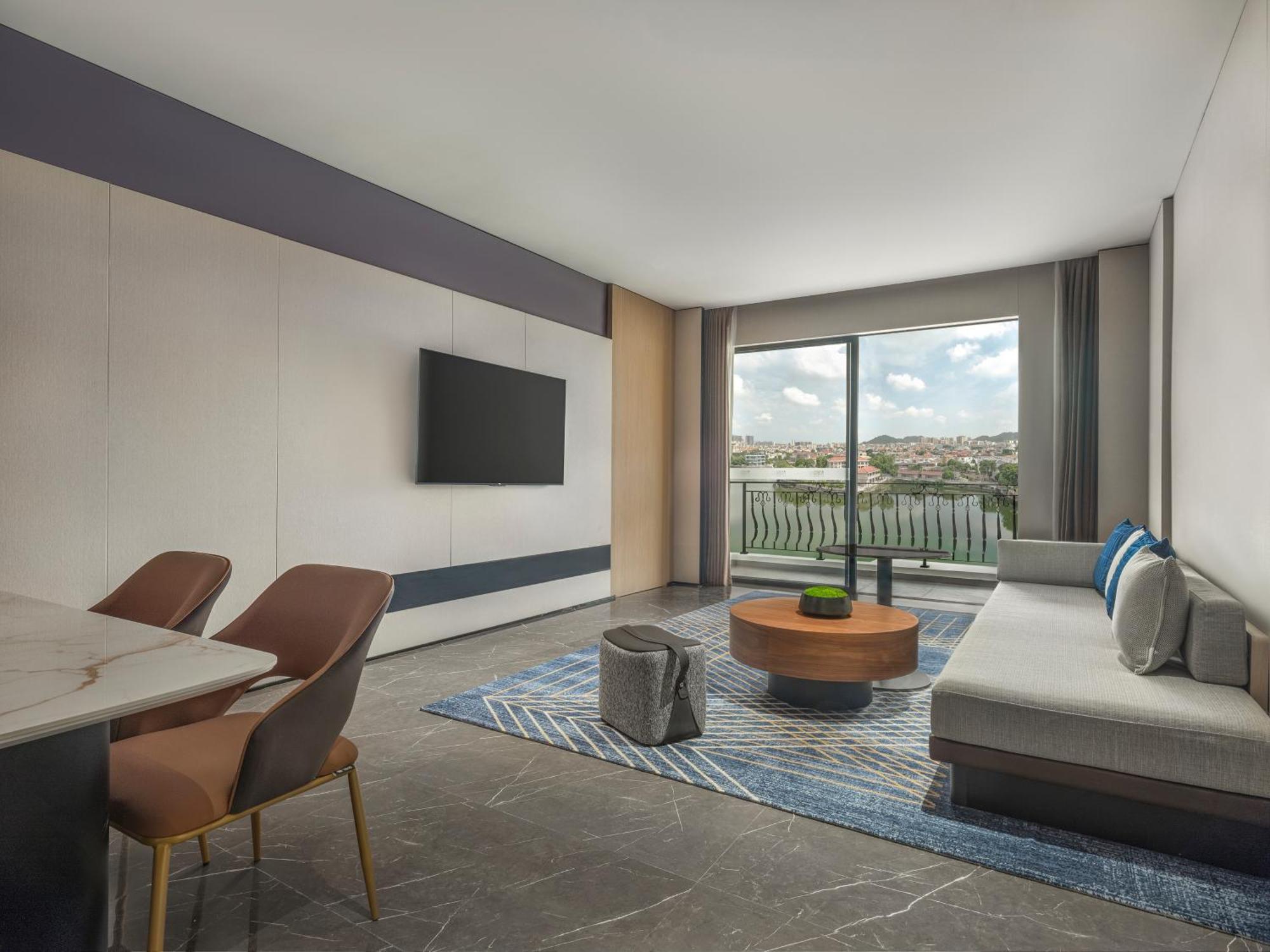Four Points By Sheraton Yangjiang City Center ภายนอก รูปภาพ